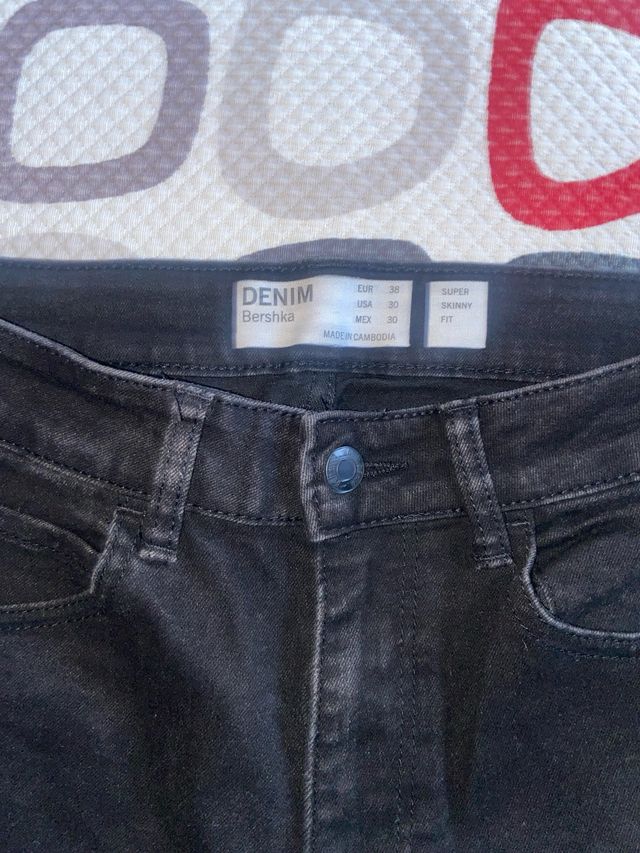 Pantalón tejano negro