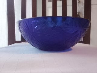 Cuenco de cristal tallado azul