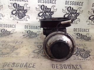 Bomba dirección U5M11788 Toyota Corolla Verso II