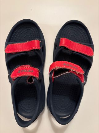 Sandalias Crocs niño C11 azul/rojo