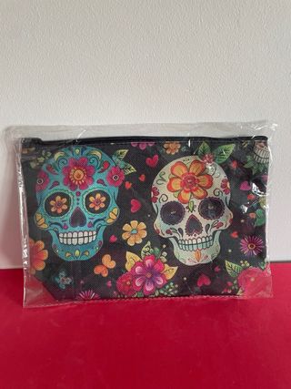 REGALO! Calaveras Neceser
Leed descripción NUEVO!