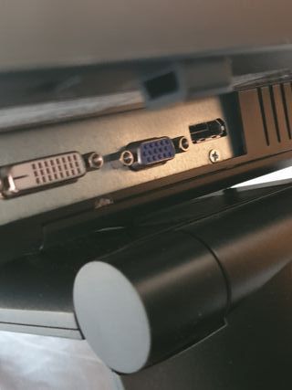 Monitor HP EliteDisplay E221c