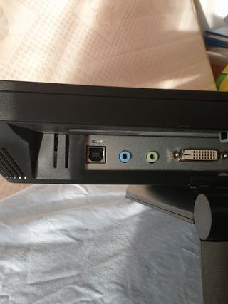 Monitor HP EliteDisplay E221c