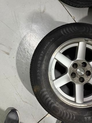 Llantas con neumáticos Jeep Cherokee 235/65R17
