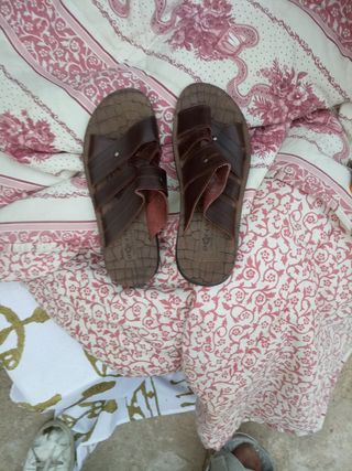 Sandalias de hombre marrones talla 40