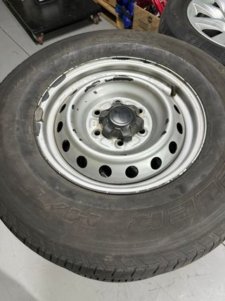 Llantas Ford con neumáticos Ford Ranger 255/70R16