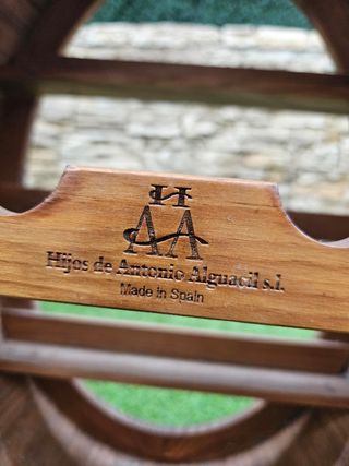 Botellero de pino artesanal