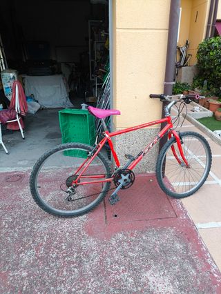 Bicicleta BH Roja