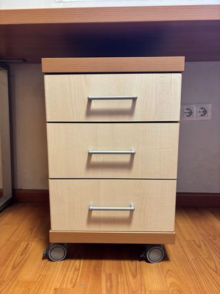 Camera da letto/Stanza giovanile in legno massello