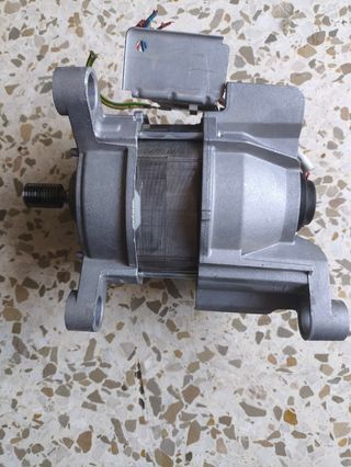 Motor Lavadora Indesit. Nidec WU112T45100 360W