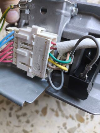 Motor Lavadora Indesit. Nidec WU112T45100 360W