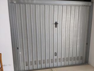 Porta basculante per garage