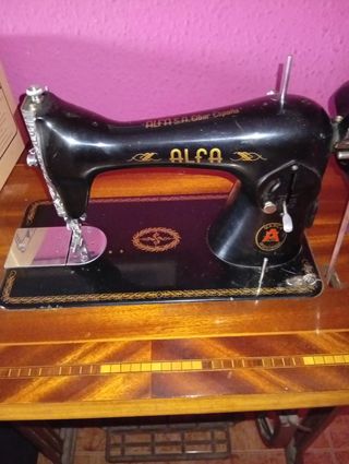 Máquina de coser Alfa de madera
