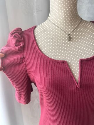 Camiseta granate manga abullonada talla M