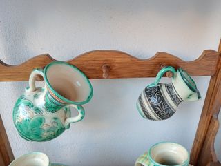 Mueble cantarera con cerámica Talavera
