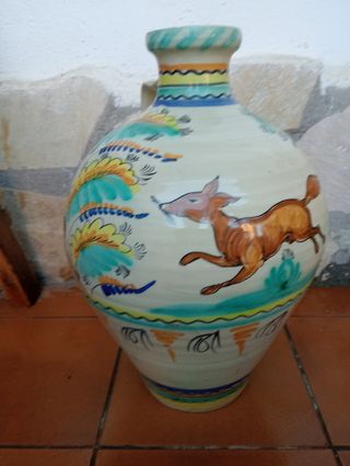 Mueble cantarera con cerámica Talavera