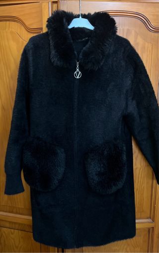 Abrigo negro de pelo sintético, elegante largo