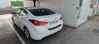 Hyundai Elantra 2012