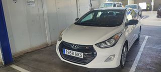 Hyundai Elantra 2012