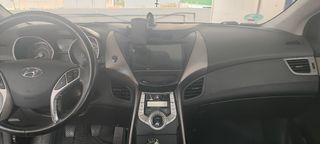 Hyundai Elantra 2012