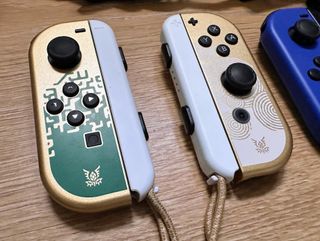 Nintendo Switch OLED + 4 Joy-Con + Mando Pro