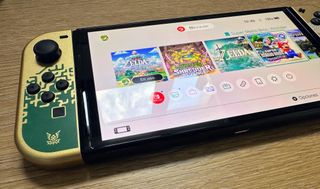 Nintendo Switch OLED + 4 Joy-Con + Mando Pro