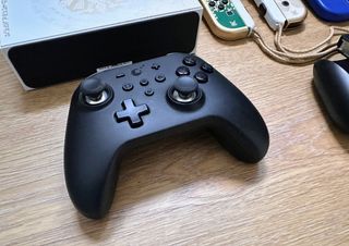 Nintendo Switch OLED + 4 Joy-Con + Mando Pro