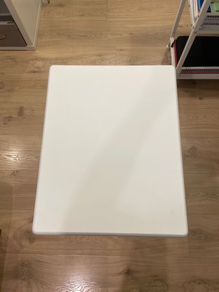 Mesa auxiliar plegable blanca