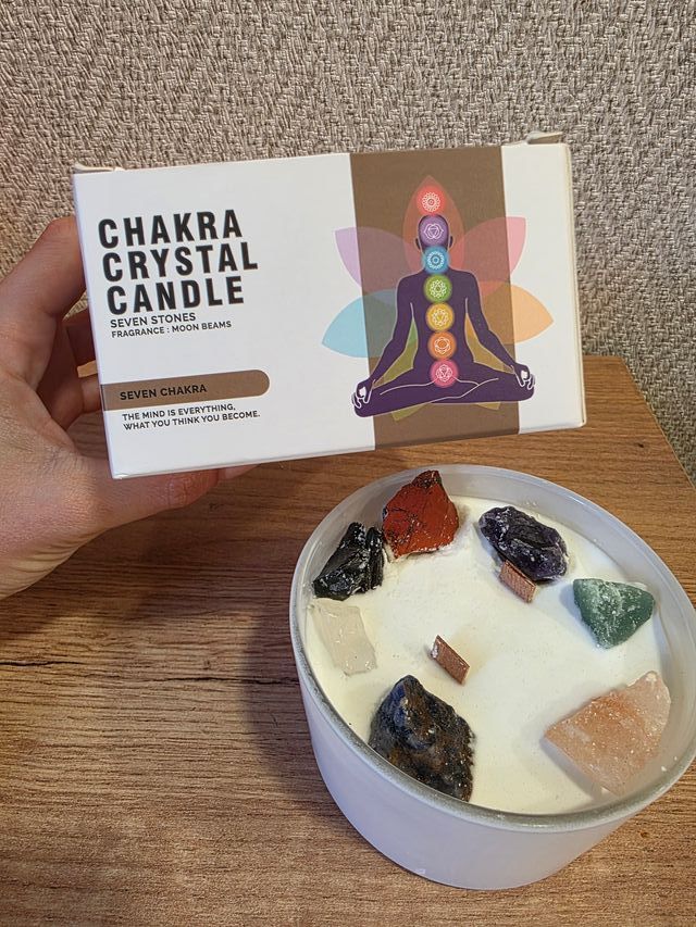 Chakra Crystal Candle – 7 Piedras + Fragancia Moon