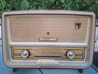 Radio antigua a valvulas aristona años 50