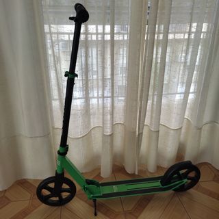 Patinete Olsson, capacidad 100 kilos, plegable.
