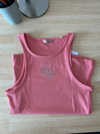 Top o camiseta de tirantes Guess rosa talla S