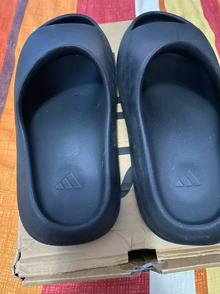 Adidas Yeezy Slide Negras Talla 43