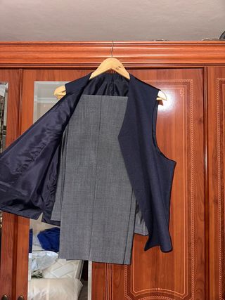 Traje Completo de Hombre. Azul Marino y Gris. T.56