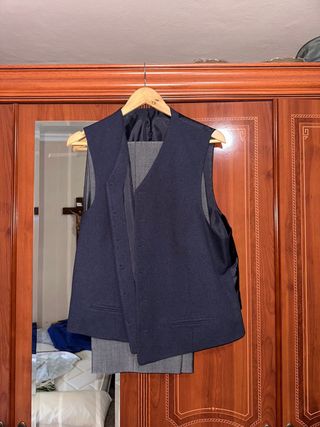 Traje Completo de Hombre. Azul Marino y Gris. T.56