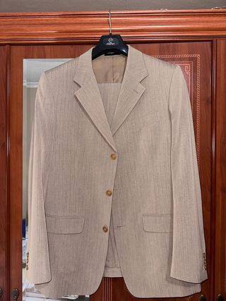Traje de Hombre completo. Beige. Talla 52