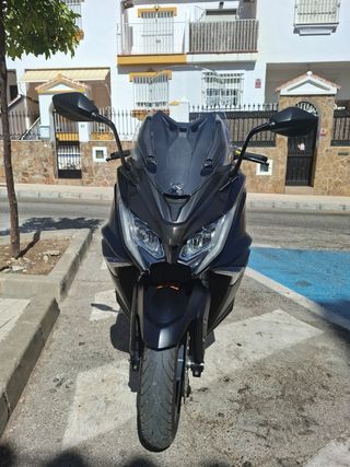 Kymco AK 550 Maxi-scooter