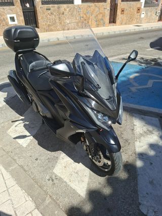 Kymco AK 550 Maxi-scooter