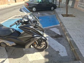 Kymco AK 550 Maxi-scooter