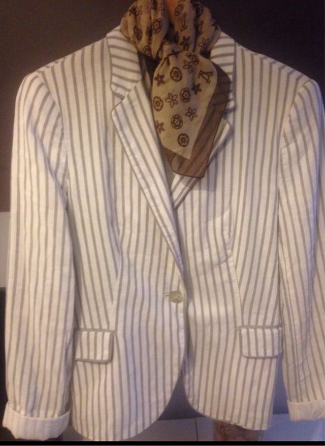 Chaqueta Zara rayas grises y blancas