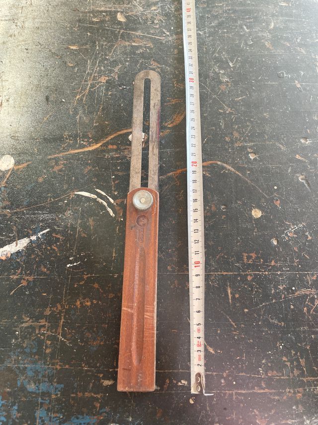 Escuadra carpintero ajustable