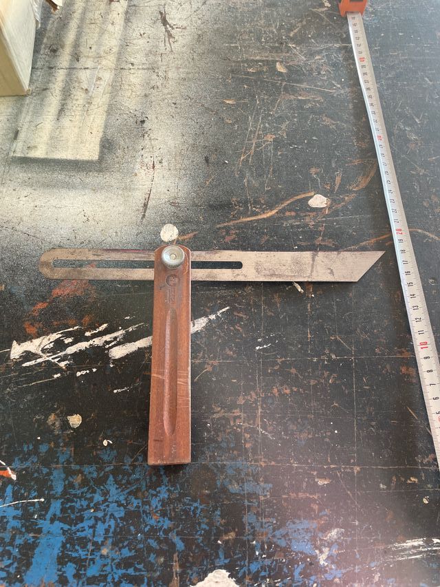 Escuadra carpintero ajustable