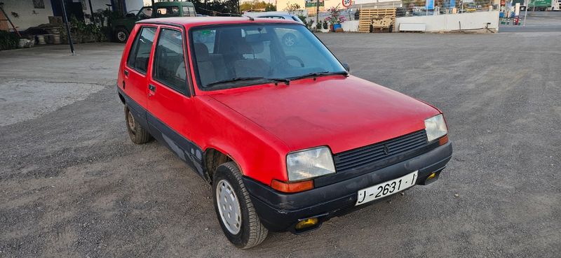 Renault 5 - foto 1