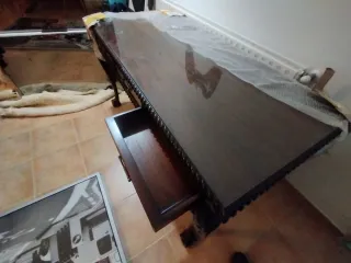 Mesa antigua madera y cristal