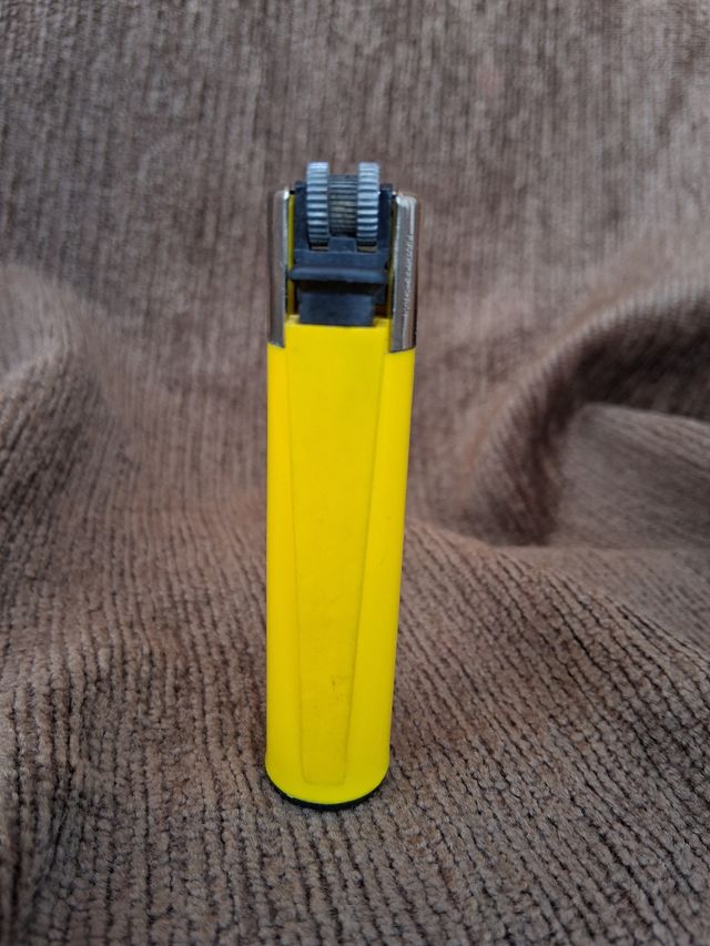Accendino Clipper giallo