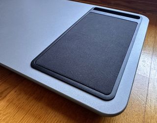 Soporte portatil con cojín, Mesa Auxiliar XL