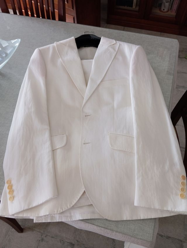 Conjunto chaqueta y pantalón blanco hombre