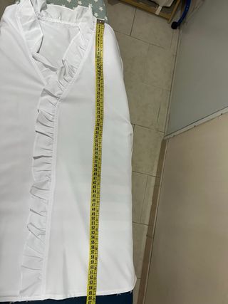 Blusa blanca con volantes nueva