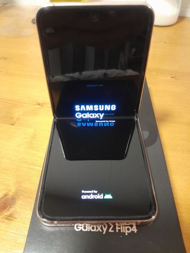 Samsung Galaxy Z Flip 4