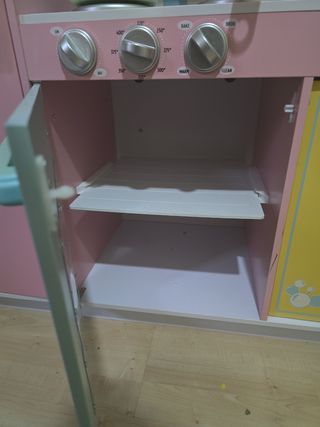 Cocinita de juguete grande casi nueva